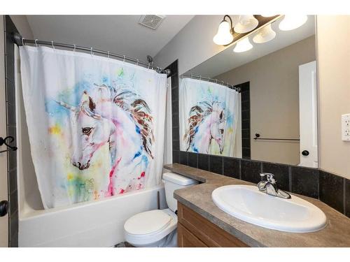 165 Kelloway Crescent, Red Deer, AB - Indoor Photo Showing Bathroom