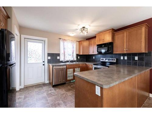 165 Kelloway Crescent, Red Deer, AB - Indoor Photo Showing Kitchen