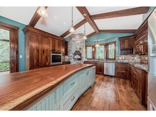 12 Cronquist Close, Red Deer, AB - Indoor Photo Showing Kitchen