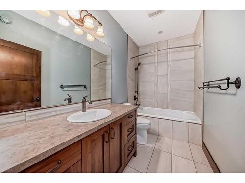 12 Cronquist Close, Red Deer, AB - Indoor Photo Showing Bathroom