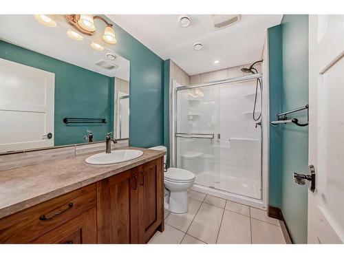 12 Cronquist Close, Red Deer, AB - Indoor Photo Showing Bathroom