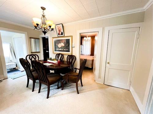 3618 44 Street, Ponoka, AB - Indoor Photo Showing Dining Room