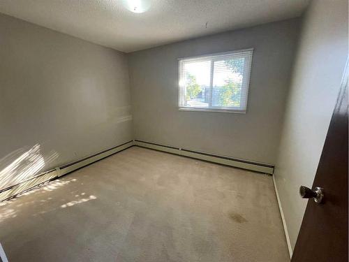 301-4814 46 Street, Red Deer, AB - Indoor Photo Showing Other Room