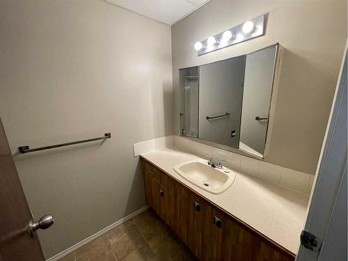 301-4814 46 Street, Red Deer, AB - Indoor Photo Showing Bathroom