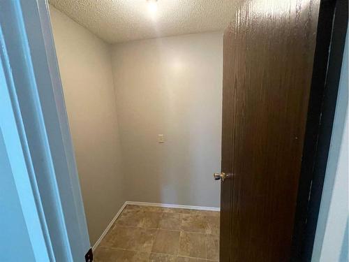 301-4814 46 Street, Red Deer, AB - Indoor Photo Showing Other Room