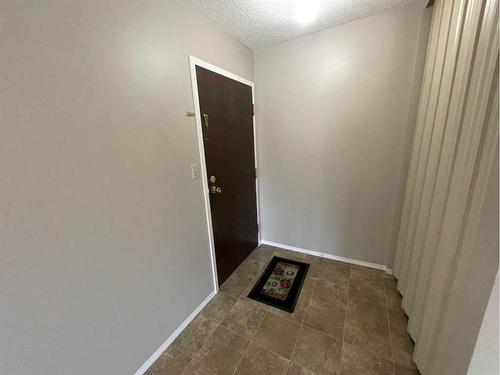 301-4814 46 Street, Red Deer, AB - Indoor Photo Showing Other Room