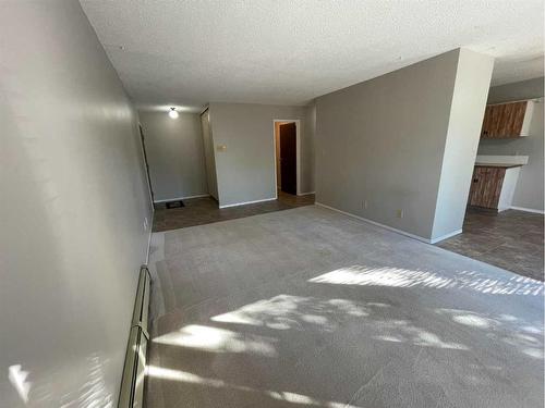 301-4814 46 Street, Red Deer, AB - Indoor Photo Showing Other Room