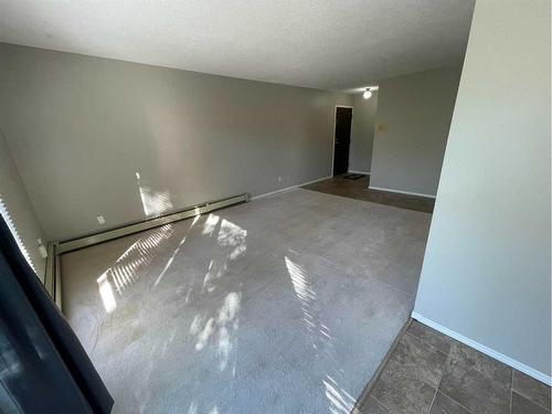 301-4814 46 Street, Red Deer, AB - Indoor Photo Showing Other Room