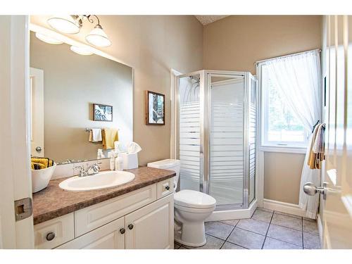 6240 Cronquist Drive, Red Deer, AB - Indoor Photo Showing Bathroom