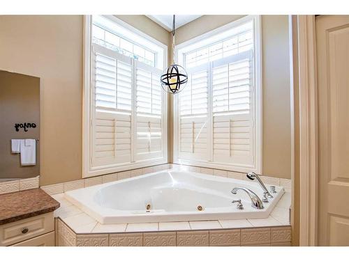 6240 Cronquist Drive, Red Deer, AB - Indoor Photo Showing Bathroom