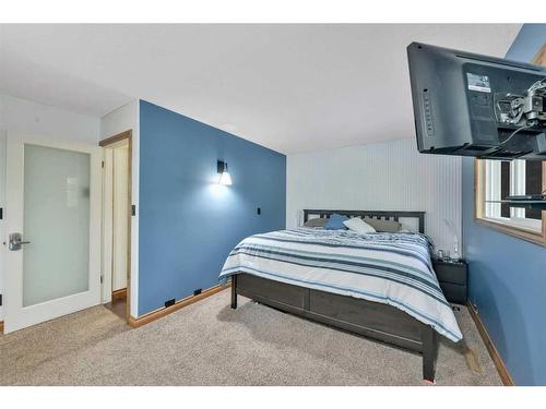 9 Cronquist Close, Red Deer, AB - Indoor Photo Showing Bedroom