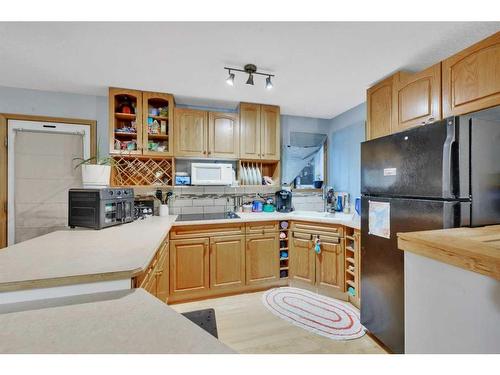 9 Cronquist Close, Red Deer, AB - Indoor Photo Showing Kitchen