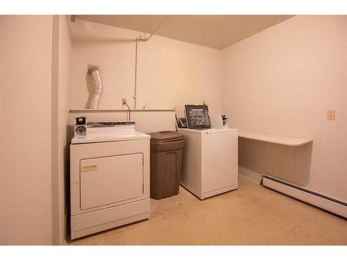 101-303-5134 43 Street, Red Deer, AB - Indoor Photo Showing Laundry Room