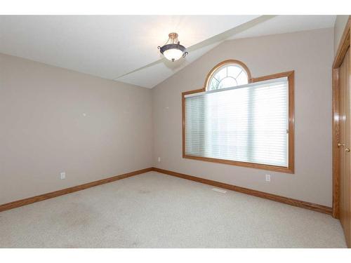 6046 47 Street, Innisfail, AB - Indoor Photo Showing Other Room