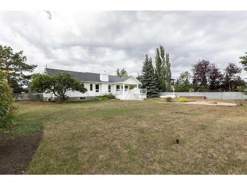 6046 47 Street, Innisfail, AB - Outdoor