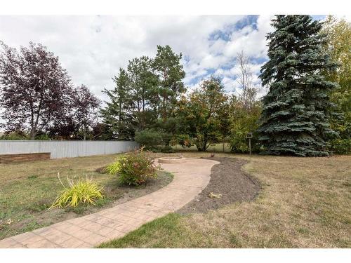 6046 47 Street, Innisfail, AB - Outdoor