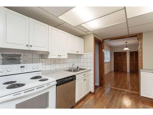 4754 55 Street, Red Deer, AB - Indoor Photo Showing Kitchen With Double Sink