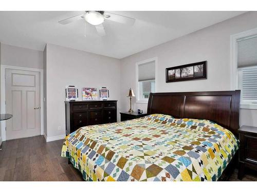 10 Henner'S Outlook, Lacombe, AB - Indoor Photo Showing Bedroom