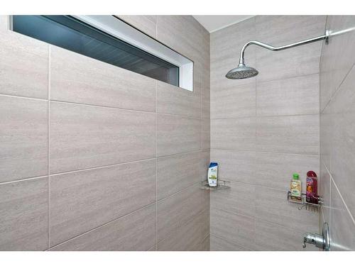 10 Henner'S Outlook, Lacombe, AB - Indoor Photo Showing Bathroom