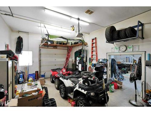 10 Henner'S Outlook, Lacombe, AB - Indoor Photo Showing Garage