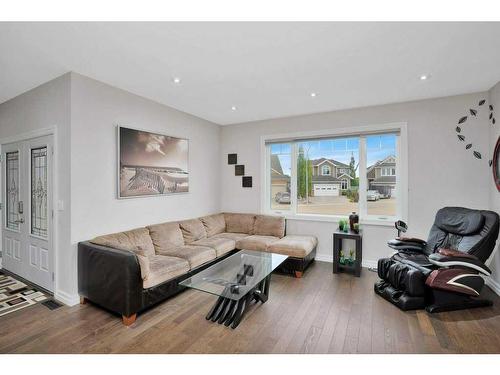 10 Henner'S Outlook, Lacombe, AB - Indoor Photo Showing Living Room