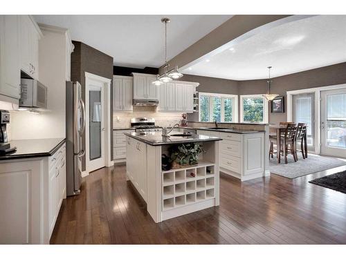 524 Summer Crescent, Rural Ponoka County, AB - Indoor Photo Showing Kitchen With Upgraded Kitchen