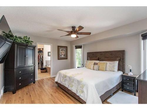 40 Alton Close, Red Deer, AB - Indoor Photo Showing Bedroom