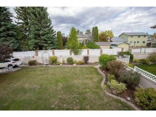 30 Abraham Close, Red Deer, AB - Outdoor