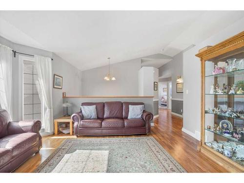 30 Abraham Close, Red Deer, AB - Indoor Photo Showing Living Room