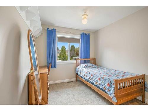 30 Abraham Close, Red Deer, AB - Indoor Photo Showing Bedroom