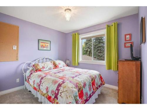 30 Abraham Close, Red Deer, AB - Indoor Photo Showing Bedroom