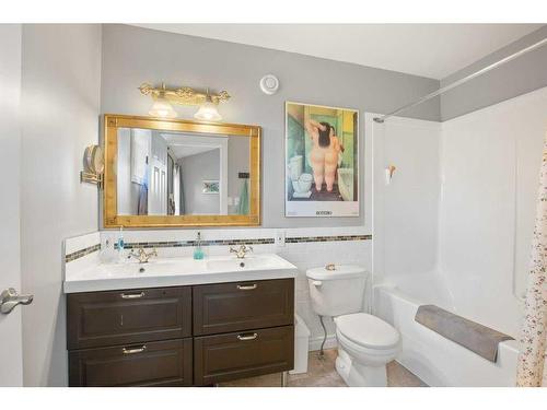 30 Abraham Close, Red Deer, AB - Indoor Photo Showing Bathroom