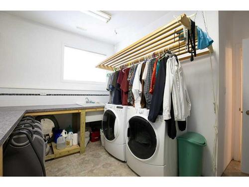 30 Abraham Close, Red Deer, AB - Indoor Photo Showing Laundry Room