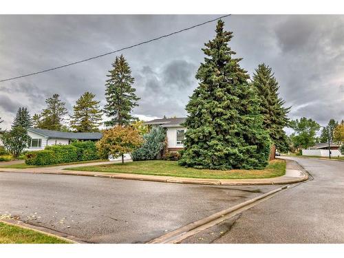 23 Stirling Close, Red Deer, AB - Outdoor