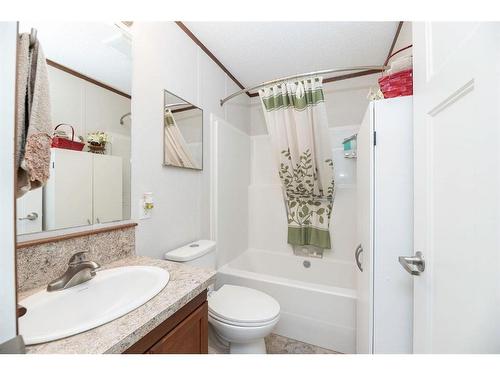 192A Beach Drive, Rural Ponoka County, AB - Indoor Photo Showing Bathroom