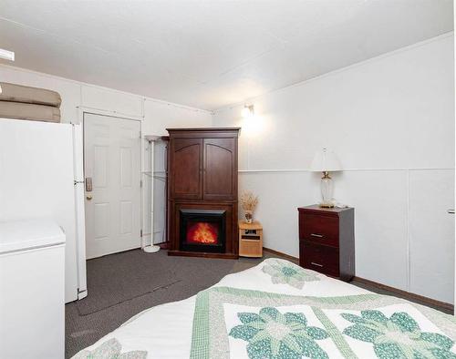 192A Beach Drive, Rural Ponoka County, AB - Indoor Photo Showing Bedroom