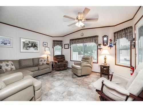 192A Beach Drive, Rural Ponoka County, AB - Indoor Photo Showing Living Room