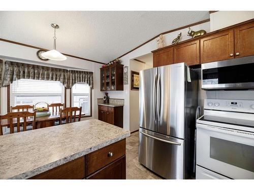 192A Beach Drive, Rural Ponoka County, AB - Indoor Photo Showing Kitchen