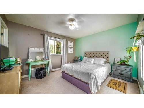 209 Strathford Bay, Strathmore, AB - Indoor Photo Showing Bedroom