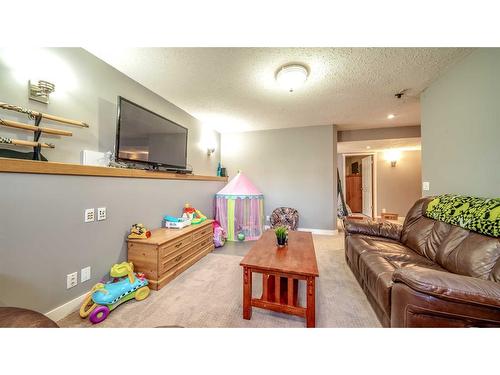 209 Strathford Bay, Strathmore, AB - Indoor