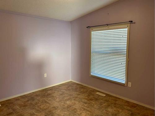 5416 49 Avenue West, Forestburg, AB - Indoor Photo Showing Other Room