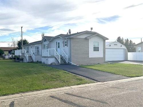 5416 49 Avenue West, Forestburg, AB - Outdoor