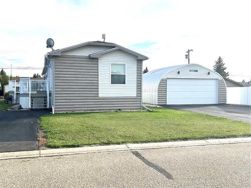 5416 49 Avenue West, Forestburg, AB - Outdoor