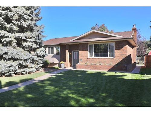 3905 67 Street, Camrose, AB - Outdoor