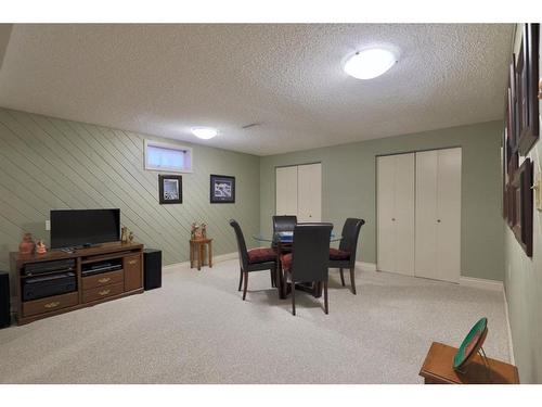 3905 67 Street, Camrose, AB - Indoor