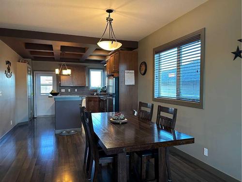 5928 62 Avenue, Ponoka, AB - Indoor Photo Showing Dining Room