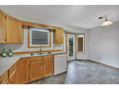 88 Dixon Crescent, Red Deer, AB - Indoor Photo Showing Kitchen With Double Sink