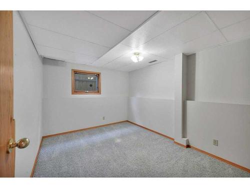 88 Dixon Crescent, Red Deer, AB - Indoor Photo Showing Other Room