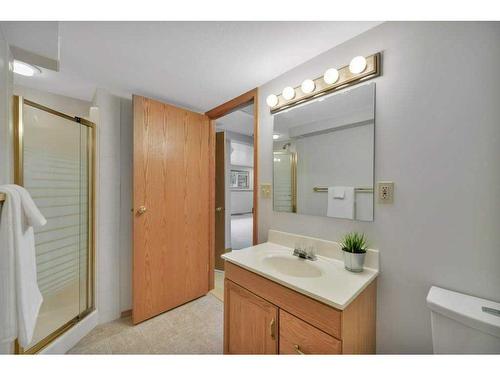 88 Dixon Crescent, Red Deer, AB - Indoor Photo Showing Bathroom