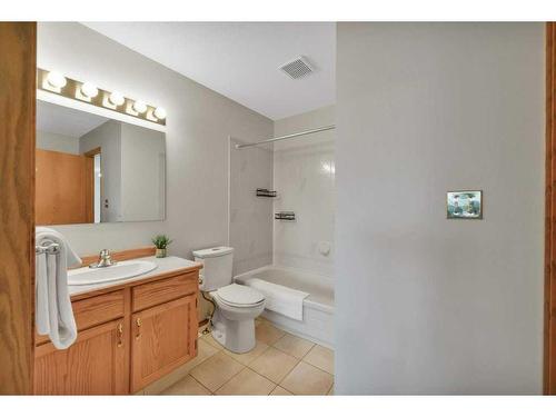 88 Dixon Crescent, Red Deer, AB - Indoor Photo Showing Bathroom